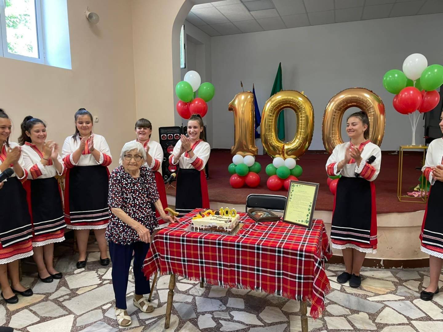 Кметът на Враца поздрави столетница от село Челопек